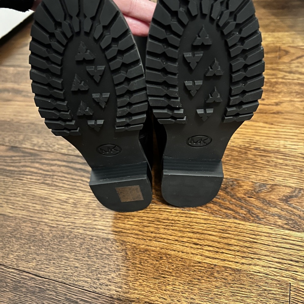 NWOT - Michael Kors Britt Smooth Boot - Picture 11 of 17